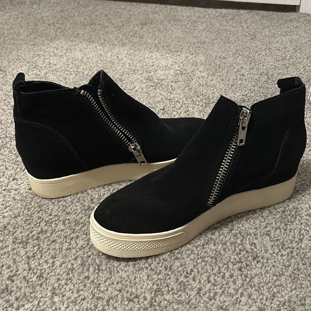 Leather Steve Madden wedge sneakers. 7.5.